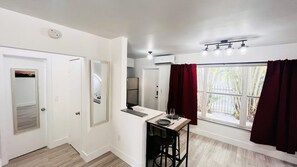 Studio | Internet