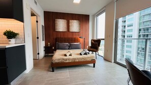 Studio - Where the Skyline Sleeps Rooftop Pool Gym (Miami)