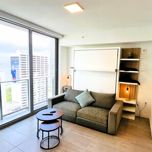 Studio | Internet - 30th-floor Studio Gym Pool Sky Lounge (Miami)