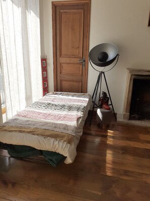 1 chambre, fer et planche à repasser, Wi-Fi, draps fournis