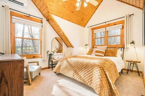 3 bedrooms, desk, iron/ironing board, travel crib