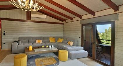 Pool Villa Desmira
Dive in the pleasure and relax by the pool, close to the sea.