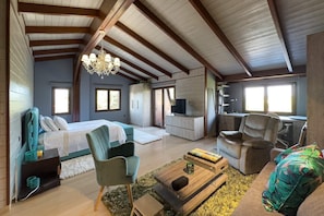 4 bedrooms, iron/ironing board, WiFi, bed sheets - Pool Villa Desmira
Dive in the pleasure and relax by the pool, close to the sea. (Skala Oropou)