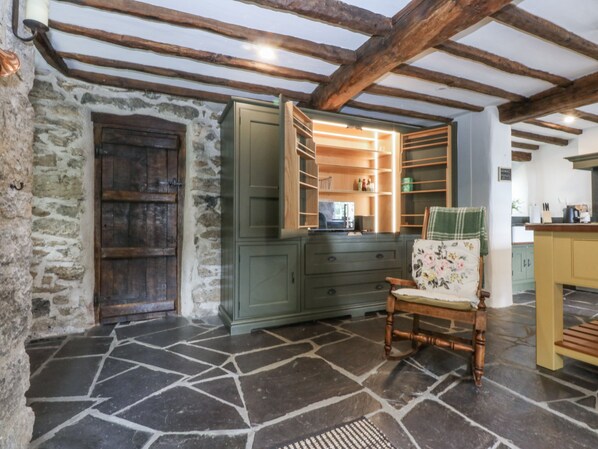 Cottage | Interior - Tyddyn Iolyn (Tyn-y-Gongl)