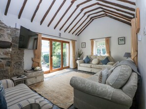 Living area - Tyddyn Iolyn (Tyn-y-Gongl)