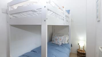 4 bedrooms, individually decorated, individually furnished, free WiFi