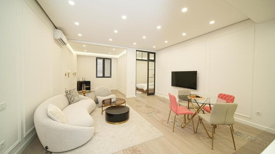 Luxury 2BR apartment in the center