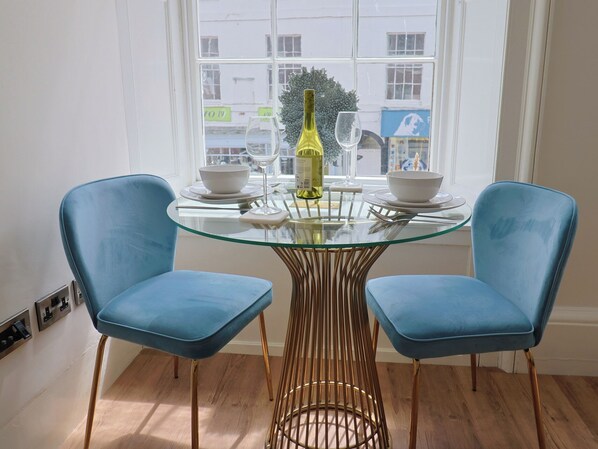 Dining - The Tides (Lyme Regis)