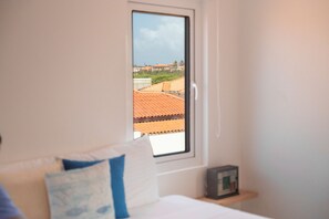 1 室のベッドルーム、セーフティボックス (室内)、アイロン / アイロン台、WiFi