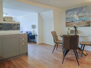 Dining - Sea Holly (Lyme Regis)