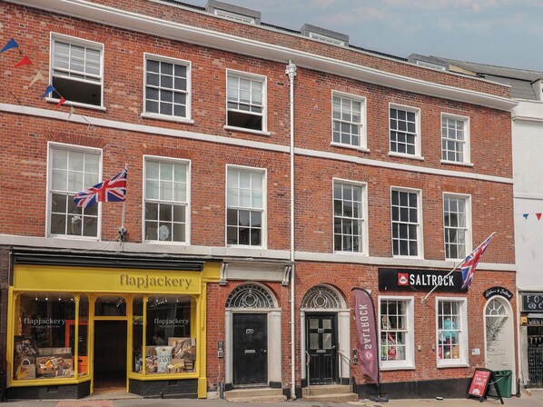 Exterior - Sea Holly (Lyme Regis)