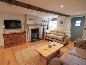 Living area - 8 1/2 Church Street (Ambleside)