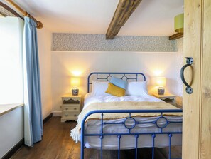 4 bedrooms, individually decorated, individually furnished, free WiFi