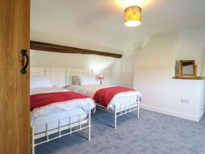 Cottage | 4 bedrooms, individually decorated, individually furnished, free WiFi - Upper Dolarddyn (Welshpool)