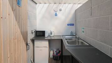 Cookware/dishes/utensils