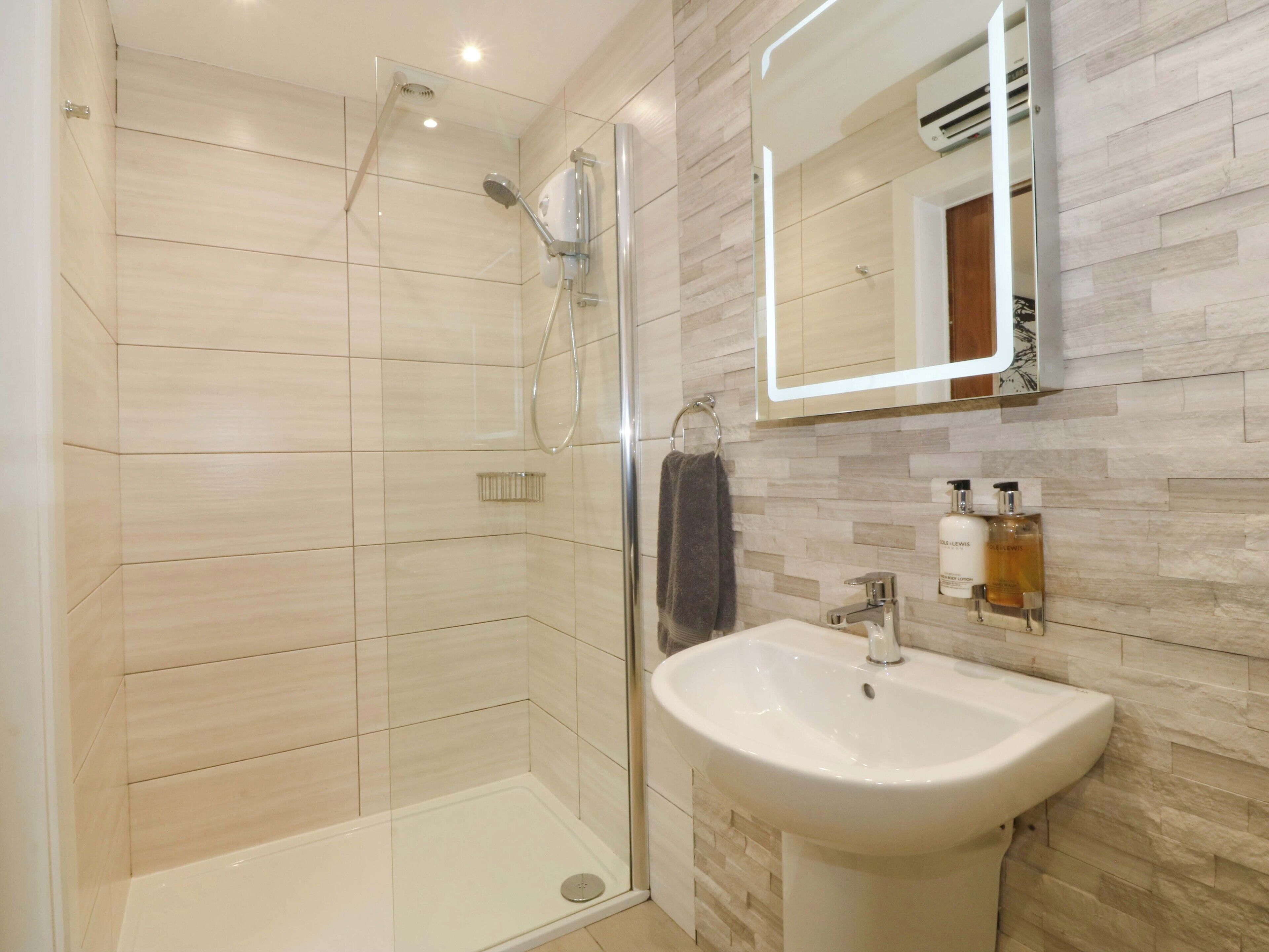 Een douche, een haardroger