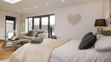 1 quarto, individualmente decorados, individualmente mobiliados