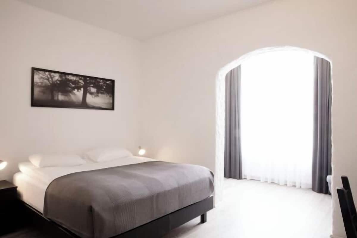 Cots/infant beds
