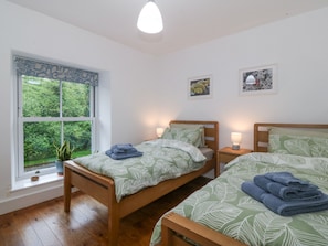 3 Schlafzimmer, individuell dekoriert, individuell eingerichtet