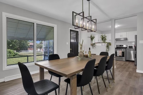 Niagara Family Stay | Near Brock, Falls & Wineries