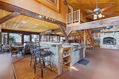 Sunset Lodge at Possum Kingdom- with a Dock!