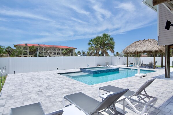 Casa, varias camas (Vallie's Villa) | Alberca