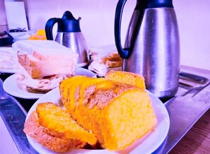 Food and drink - Lover Friends Guest House (Karachi)