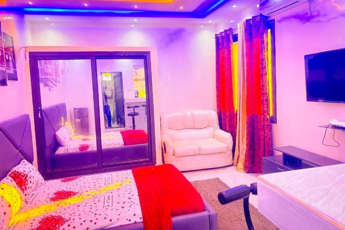 Habitación Deluxe doble | Sistema de insonorización, tabla de planchar con plancha, wifi gratis