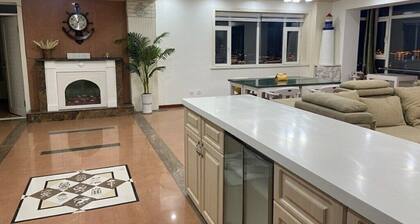 Awesome Riverview and very spacious aprtment for big family