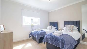 Iron/ironing board, free WiFi, bed sheets