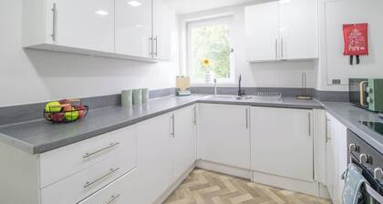 Leven Loft - 2 Bed Flat in Coatbridge