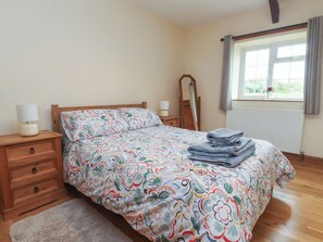 2 habitaciones, decoración personalizada y muebles diferentes 