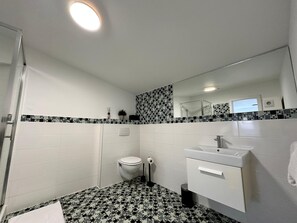 Handtücher, Seife, Toilettenpapier