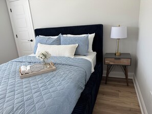 3 bedrooms, iron/ironing board, bed sheets