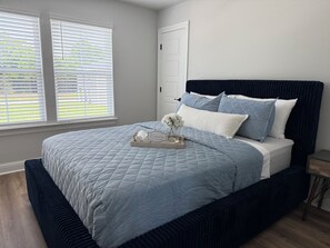 3 bedrooms, iron/ironing board, bed sheets