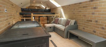 Meadow Manor And Spa