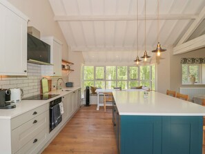 Dishwasher, cookware/dishes/utensils - The Annexe, Cleveley Mill (Chipping Norton)