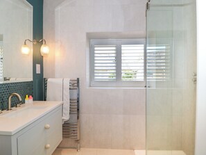 Shower - The Annexe, Cleveley Mill (Chipping Norton)