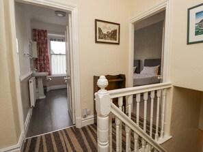 2 室のベッドルーム、客室ごとに異なる装飾、客室ごとに異なるインテリア、WiFi (無料)