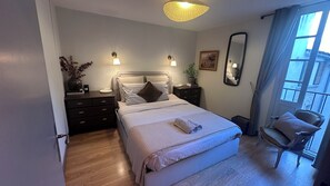 2 makuuhuonetta, silitysrauta/-lauta, ilmainen Wi-Fi, vuodevaatteet