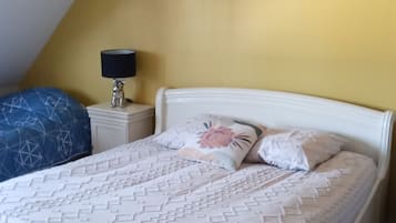 1 bedroom, WiFi, bed sheets