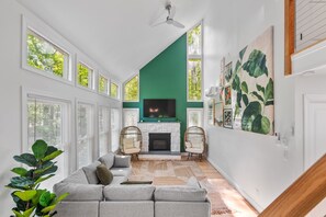 TV connectée, cheminée