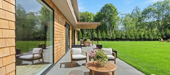 Refined Coastal Living with Resort-Style Amenities in East Hampton