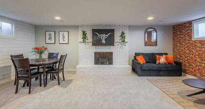 Sweeping Views for 26 with Fire Pit & Gym