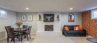 Sweeping Views for 26 with Fire Pit & Gym