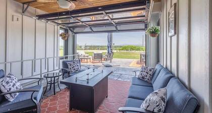 Sweeping Views for 26 with Fire Pit & Gym