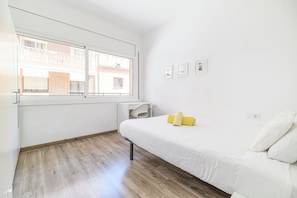 4 chambres, fer et planche à repasser, Wi-Fi, draps fournis