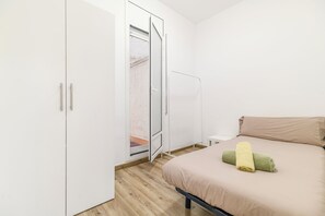 4 chambres, fer et planche à repasser, Wi-Fi, draps fournis