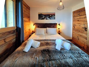 4 室のベッドルーム、インターネット、ベッドシーツ