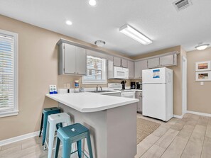 Condo, 1 cama King e sofá-cama (Beachside Villas 1211) | Cozinha privada